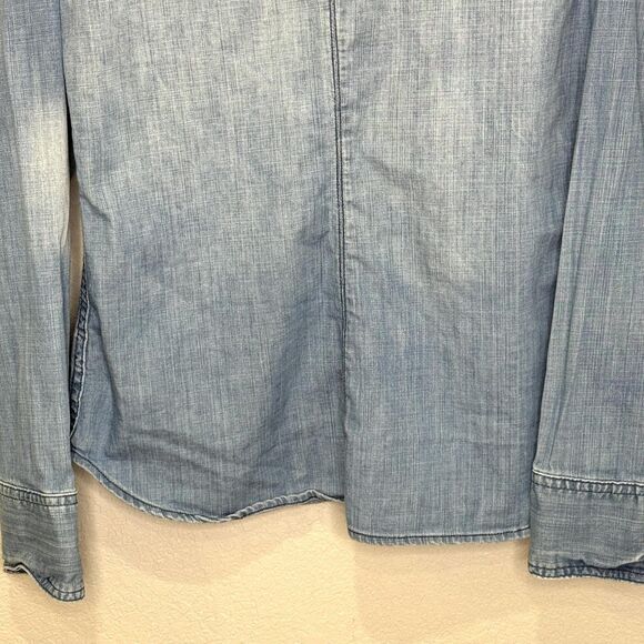 American Eagle Outfitters Shirt Womens 10 Blue Chambray Denim Western Pearl Snap - Picture 7 of 9